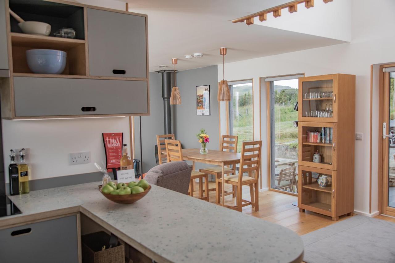 Cuillrigh - Luxury House, Loch & Mountain Views Villa พอทรี ภายนอก รูปภาพ