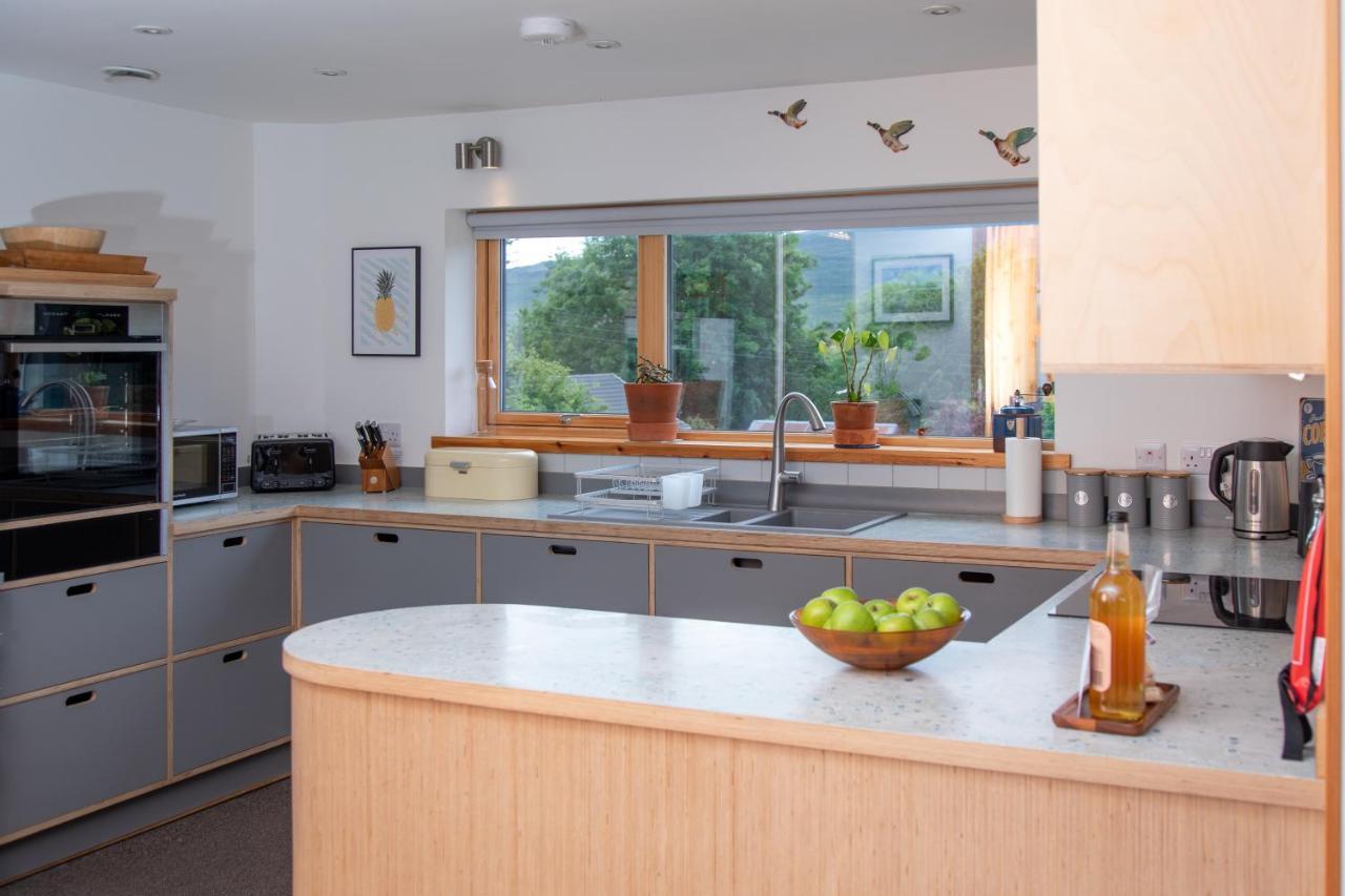 Cuillrigh - Luxury House, Loch & Mountain Views Villa พอทรี ภายนอก รูปภาพ